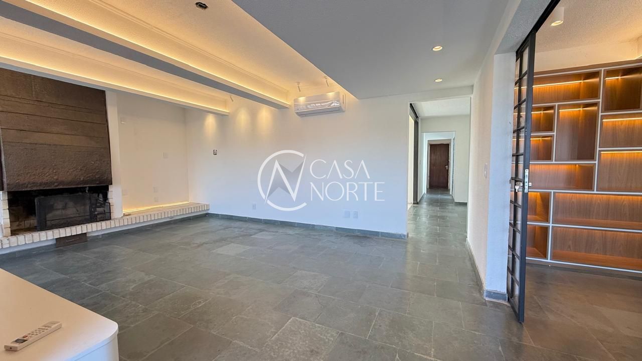 Casa à venda com 4 quartos, 280m², 1 suíte, 4 vagas, Rua Doutor Prudente de Moraes no bairro Chácara das Pedras em Porto Alegre
