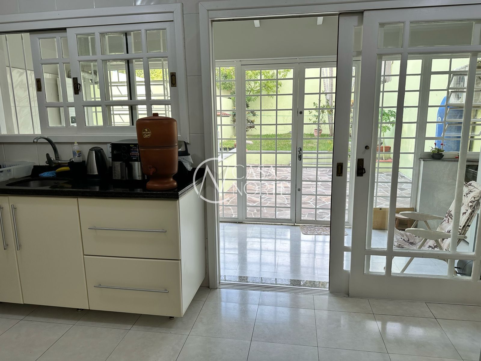 Casa à venda com 3 quartos, 252m², 1 suíte, 3 vagas, Rua Israel Wolf no bairro Jardim Itu em Porto Alegre