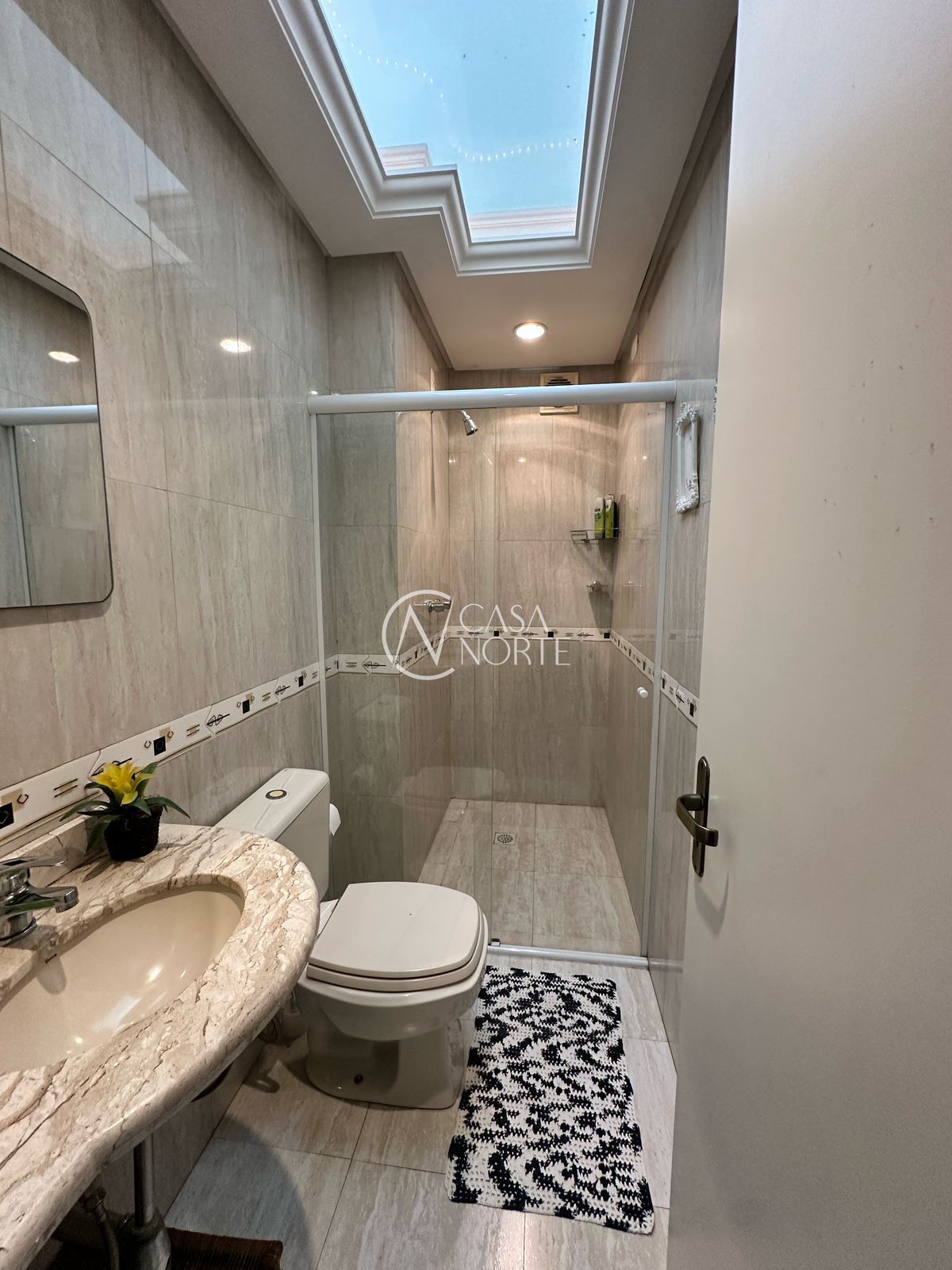 Casa à venda com 3 quartos, 252m², 1 suíte, 3 vagas, Rua Israel Wolf no bairro Jardim Itu em Porto Alegre