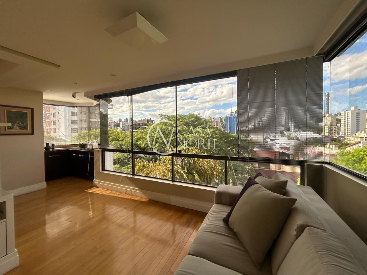 Apartamento à venda com 3 quartos, 113m², 1 suíte, 2 vagas, Rua Perpétua Teles no bairro Petrópolis em Porto Alegre