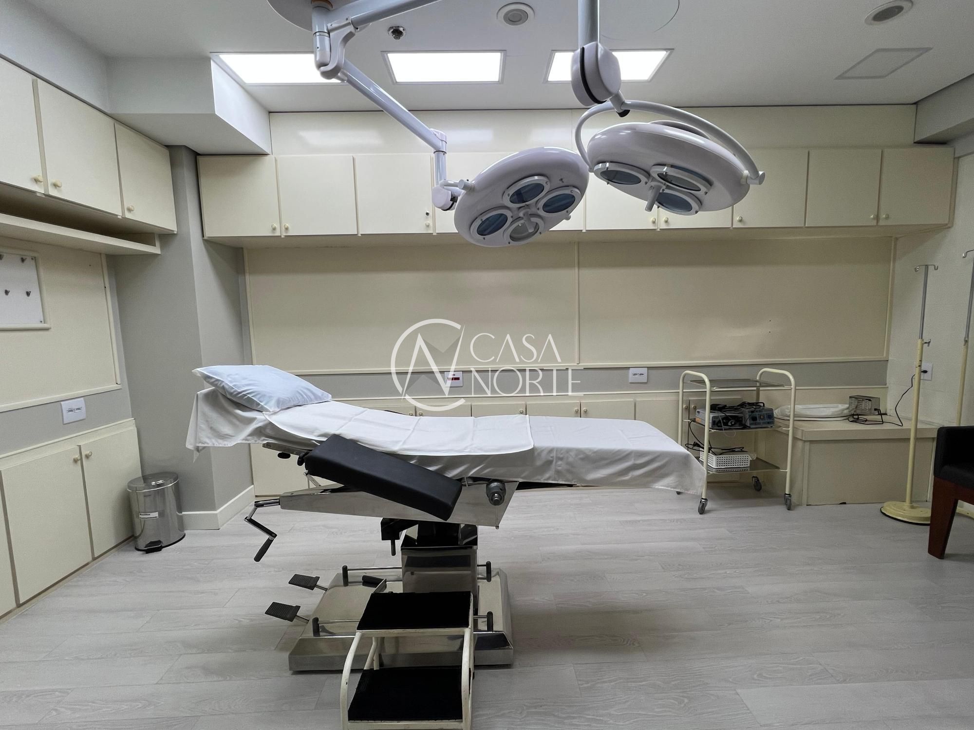 Conjunto Comercial à venda com 3 quartos, 106m², Avenida Carlos Gomes no bairro Auxiliadora em Porto Alegre