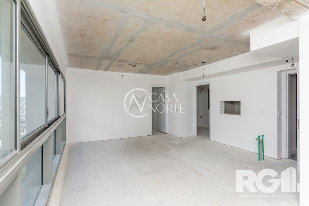 Apartamento à venda com 3 quartos, 116m², 1 suíte, 2 vagas, Rua Santa Cecília no bairro Santa Cecília em Porto Alegre