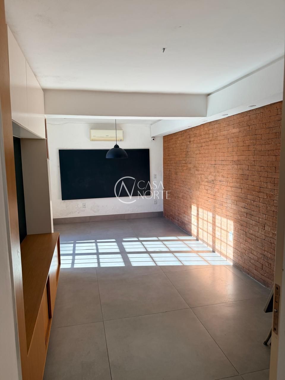 Casa à venda com 3 quartos, 200m², 2 suítes, 2 vagas, Rua Afonso Pena no bairro Azenha em Porto Alegre