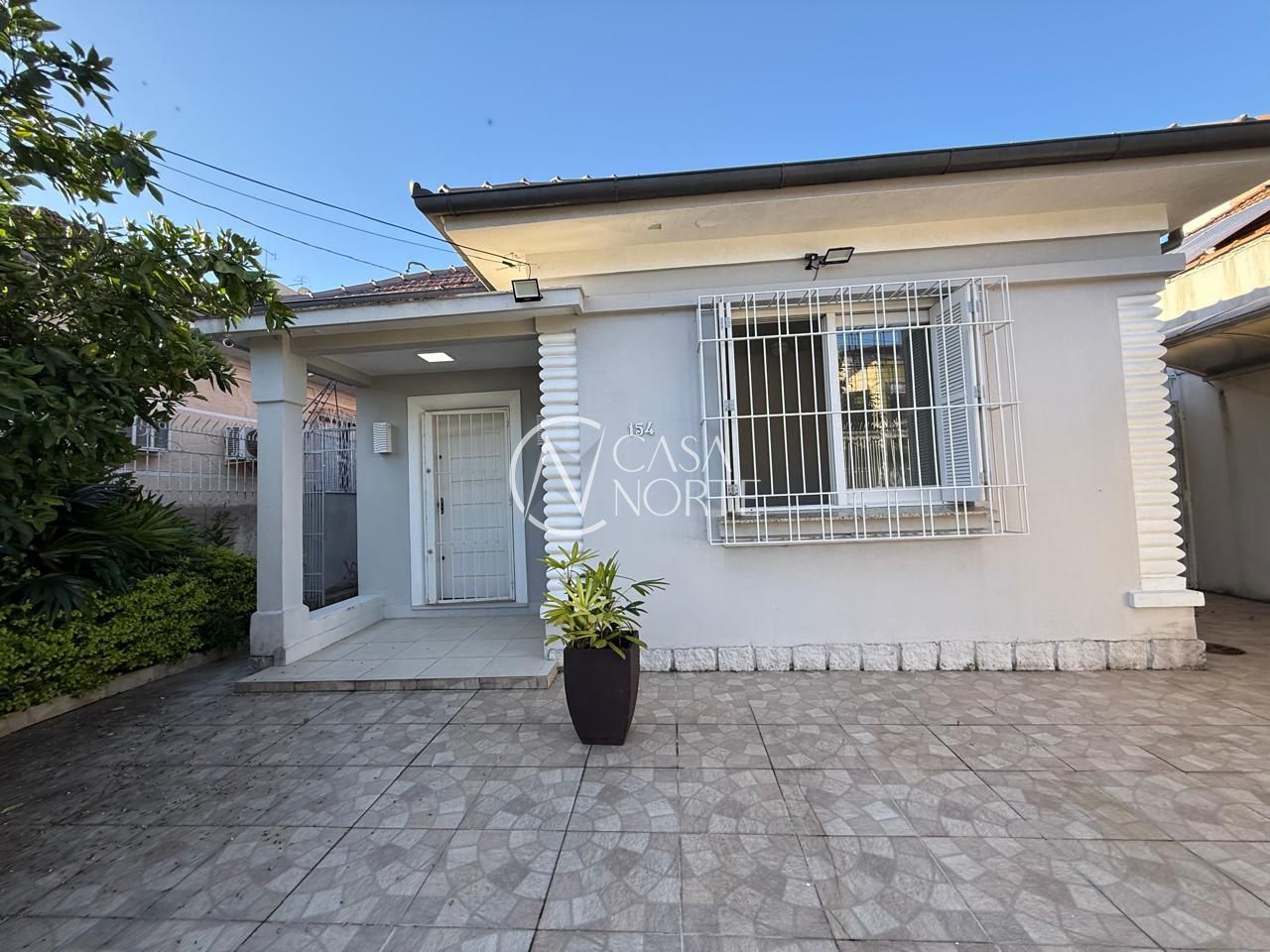 Casa à venda com 3 quartos, 200m², 2 suítes, 2 vagas, Rua Afonso Pena no bairro Azenha em Porto Alegre