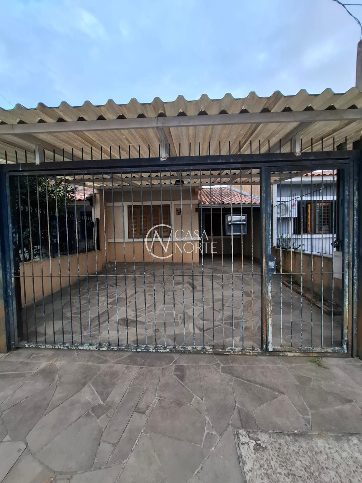 Casa à venda com 3 quartos, 60m², 2 vagas, Rua Padre Arthur Morsch no bairro Hípica em Porto Alegre