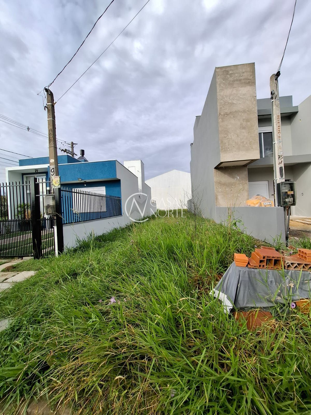 Terreno à venda  com 114m², Rua Jorge Babot Miranda no bairro Aberta dos Morros em Porto Alegre