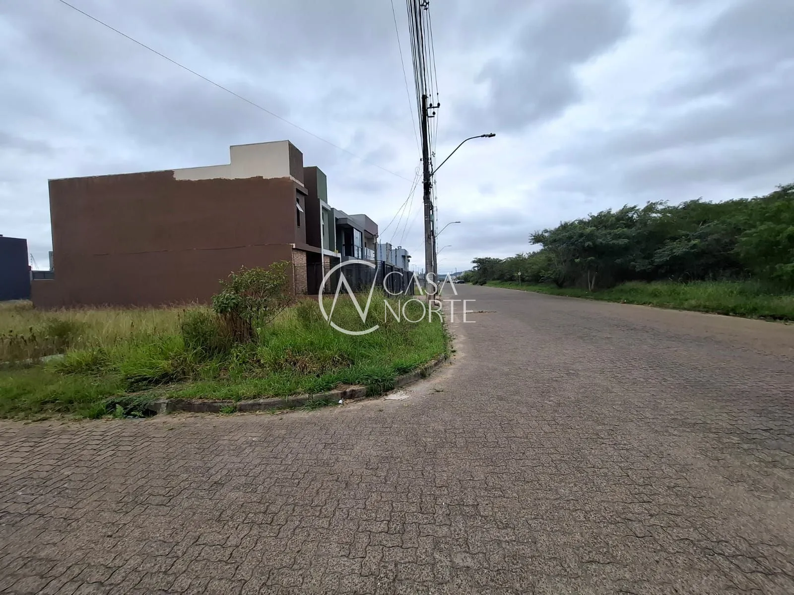 Terreno à venda  com 167m², Rua Jorge Babot Miranda no bairro Aberta dos Morros em Porto Alegre