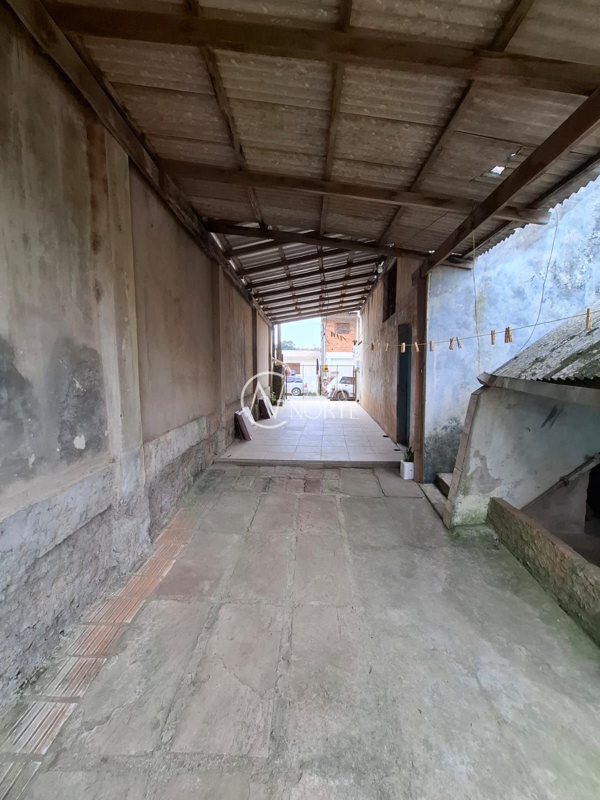 Casa Comercial à venda com 2 quartos, 100m², 3 vagas, Rua Leonardo da Vinci no bairro Lomba do Pinheiro em Porto Alegre