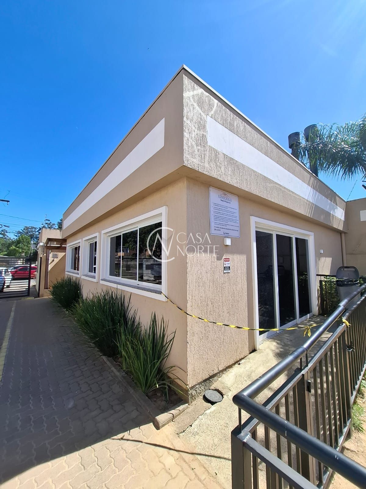 Sobrado à venda com 2 quartos, 55m², 1 vaga, Rua das Espatódeas no bairro Ponta Grossa em Porto Alegre