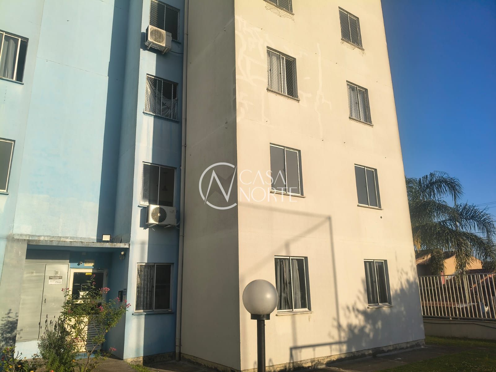 Apartamento à venda com 2 quartos, 38m², 1 vaga, Rua Capitão Pedroso no bairro Restinga em Porto Alegre