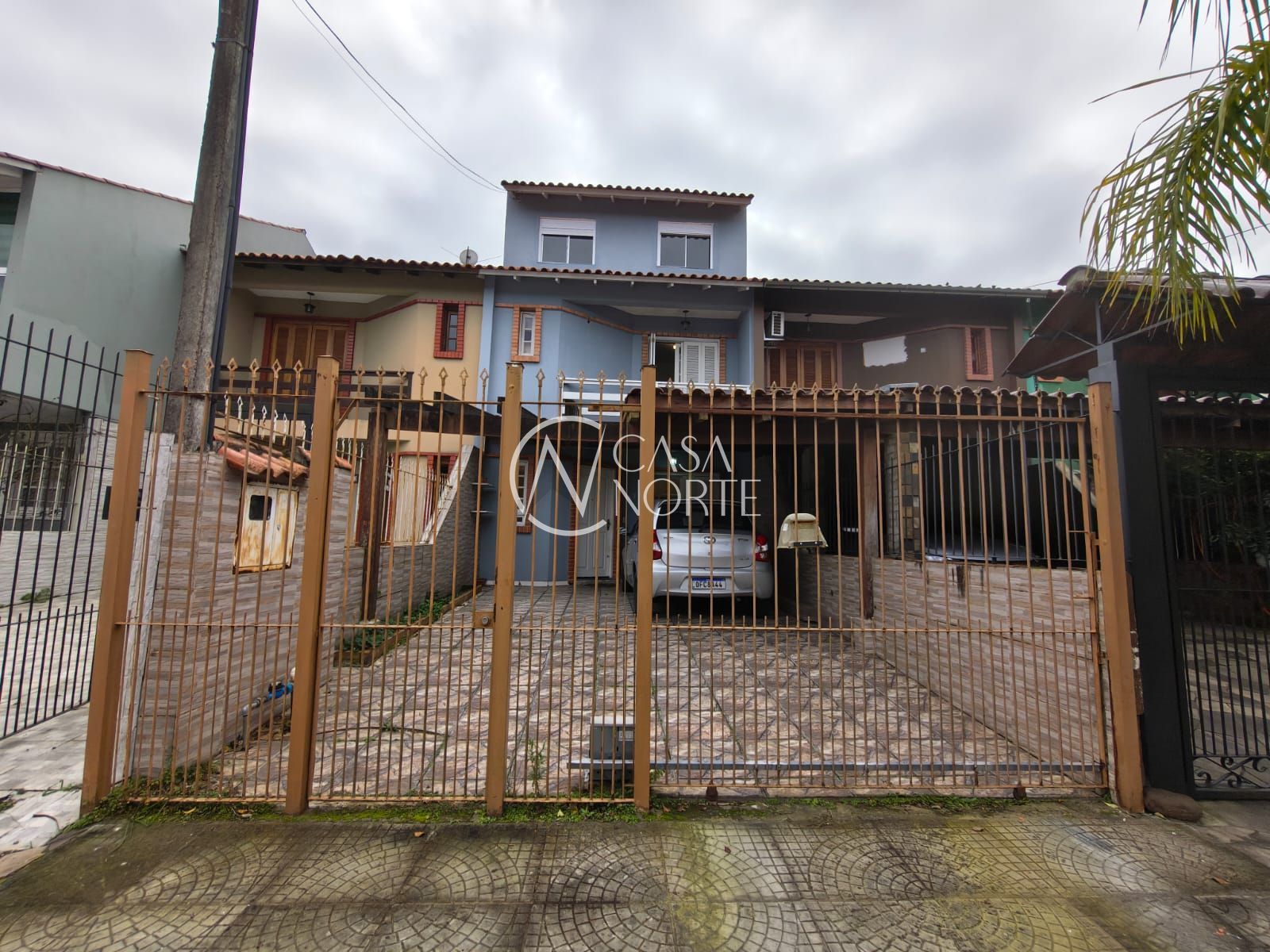 Casa à venda com 4 quartos, 130m², 2 vagas, Rua José Antônio Chaise no bairro Hípica em Porto Alegre