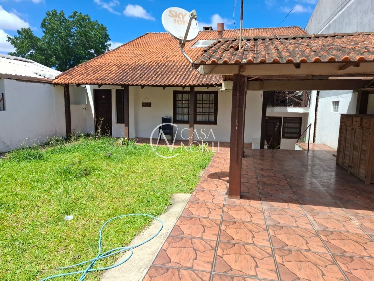 Casa à venda com 4 quartos, 150m², 1 suíte, 2 vagas, Rua Monte Claro no bairro Hípica em Porto Alegre