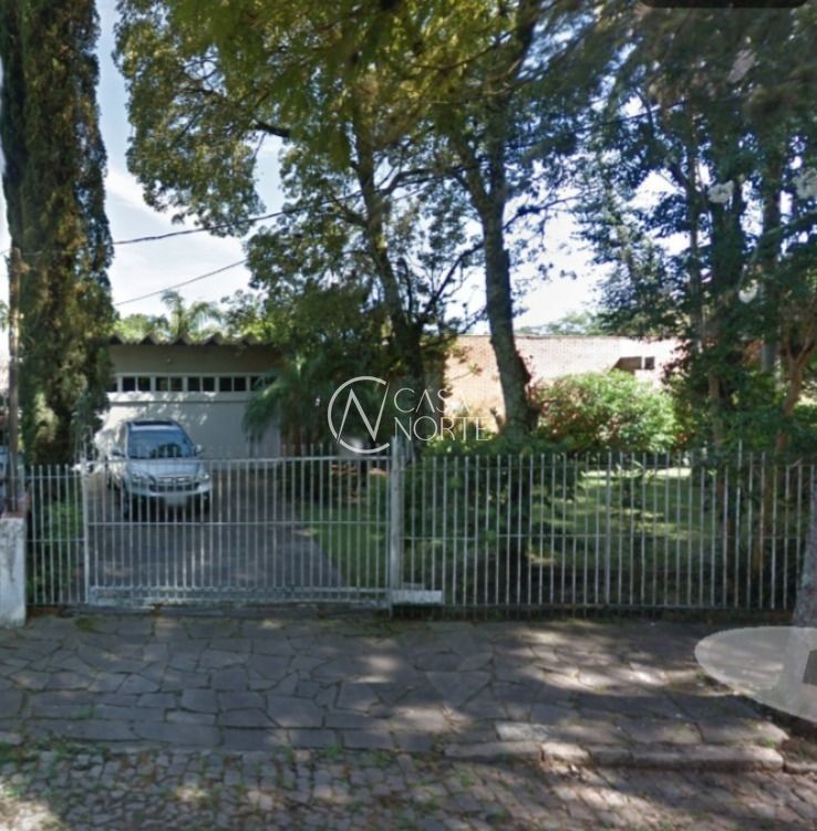 Casa à venda com 4 quartos, 250m², 1 suíte, 3 vagas, Rua Leme no bairro Ipanema em Porto Alegre
