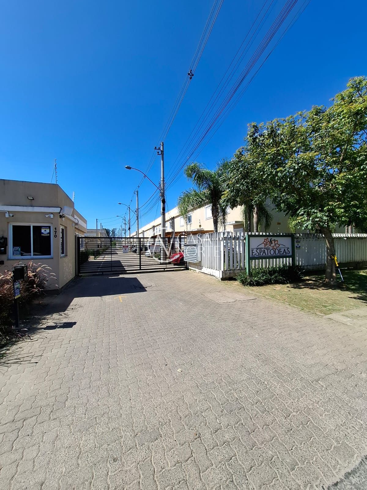 Sobrado à venda com 2 quartos, 55m², 1 vaga, Rua das Espatódeas no bairro Ponta Grossa em Porto Alegre