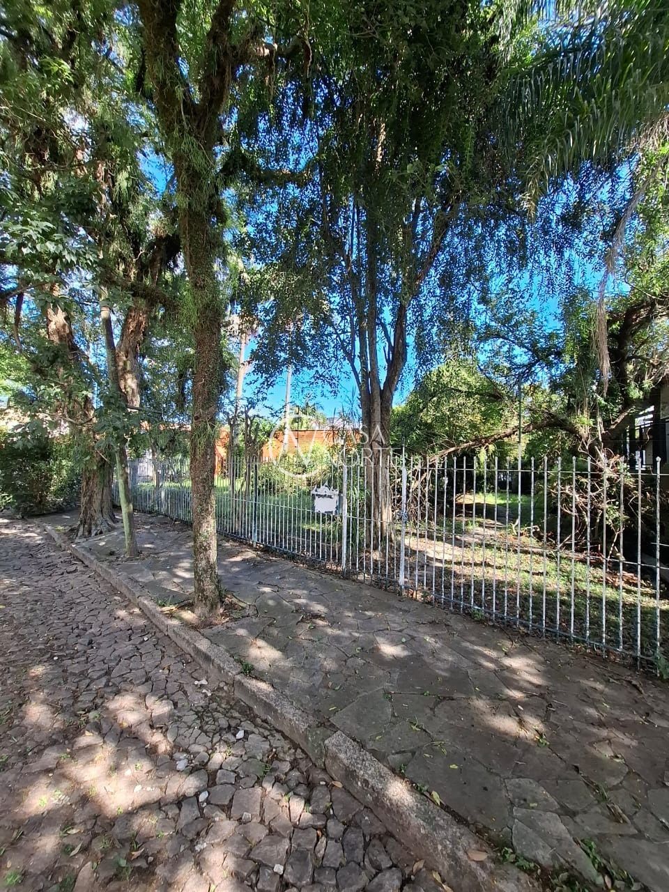 Casa à venda com 4 quartos, 250m², 1 suíte, 3 vagas, Rua Leme no bairro Ipanema em Porto Alegre