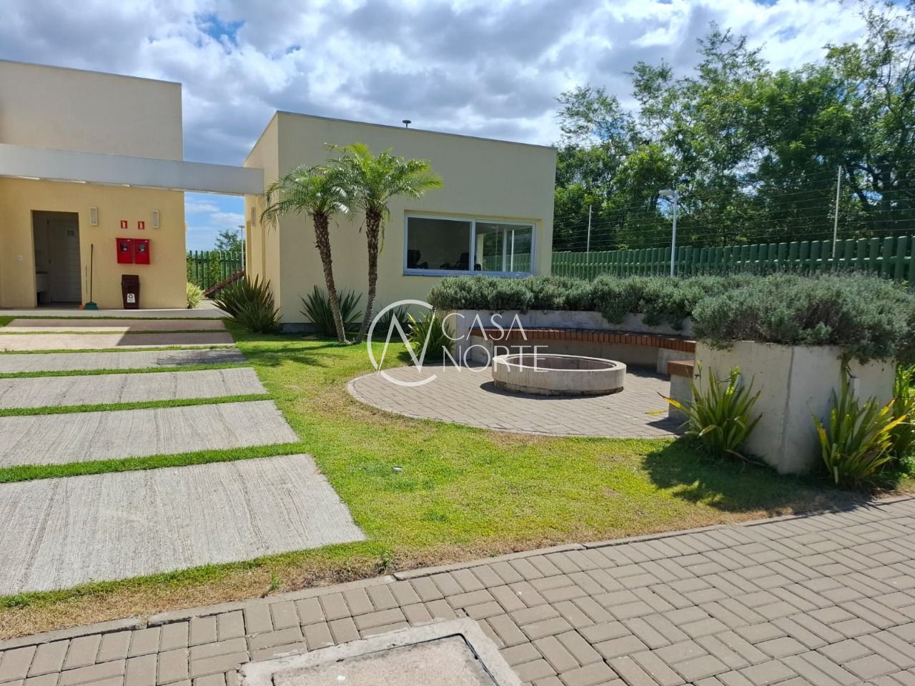 Terreno à venda  com 245m², Avenida Juca Batista no bairro Hípica em Porto Alegre