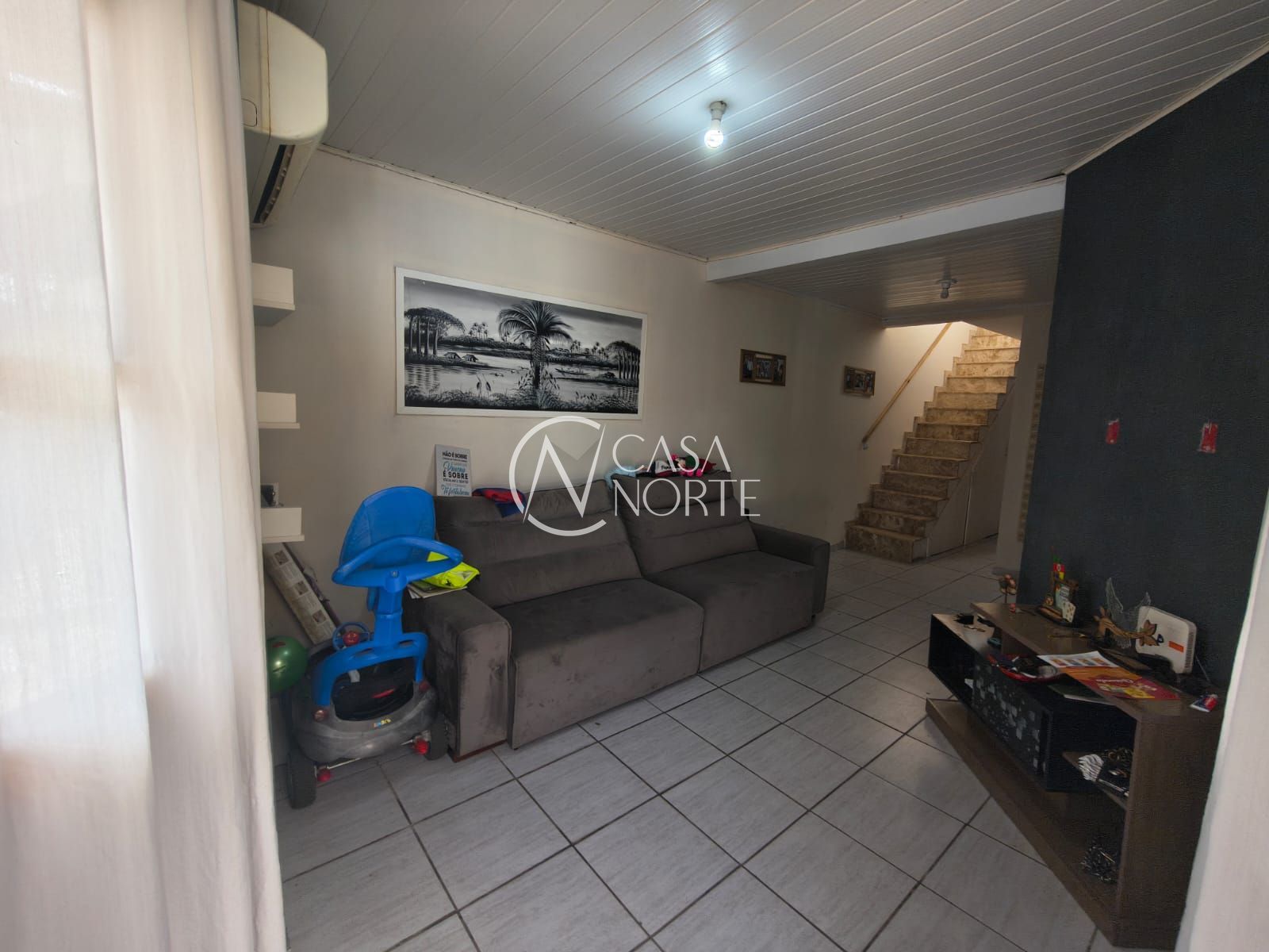 Casa à venda com 3 quartos, 109m², 2 vagas, Rua Capitão Pedroso no bairro Restinga em Porto Alegre