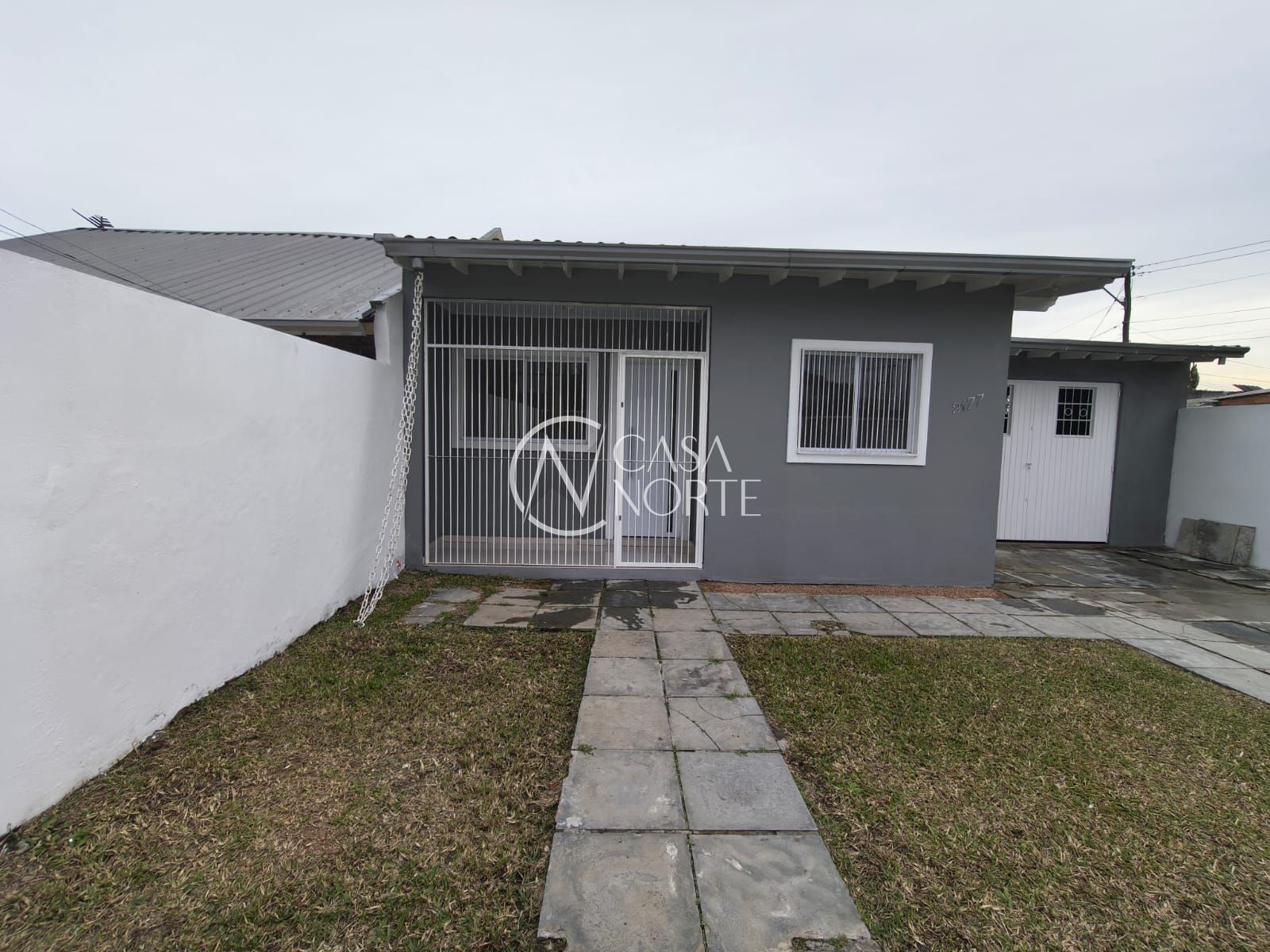 Casa à venda com 2 quartos, 70m², 2 vagas, Acesso H no bairro Restinga em Porto Alegre