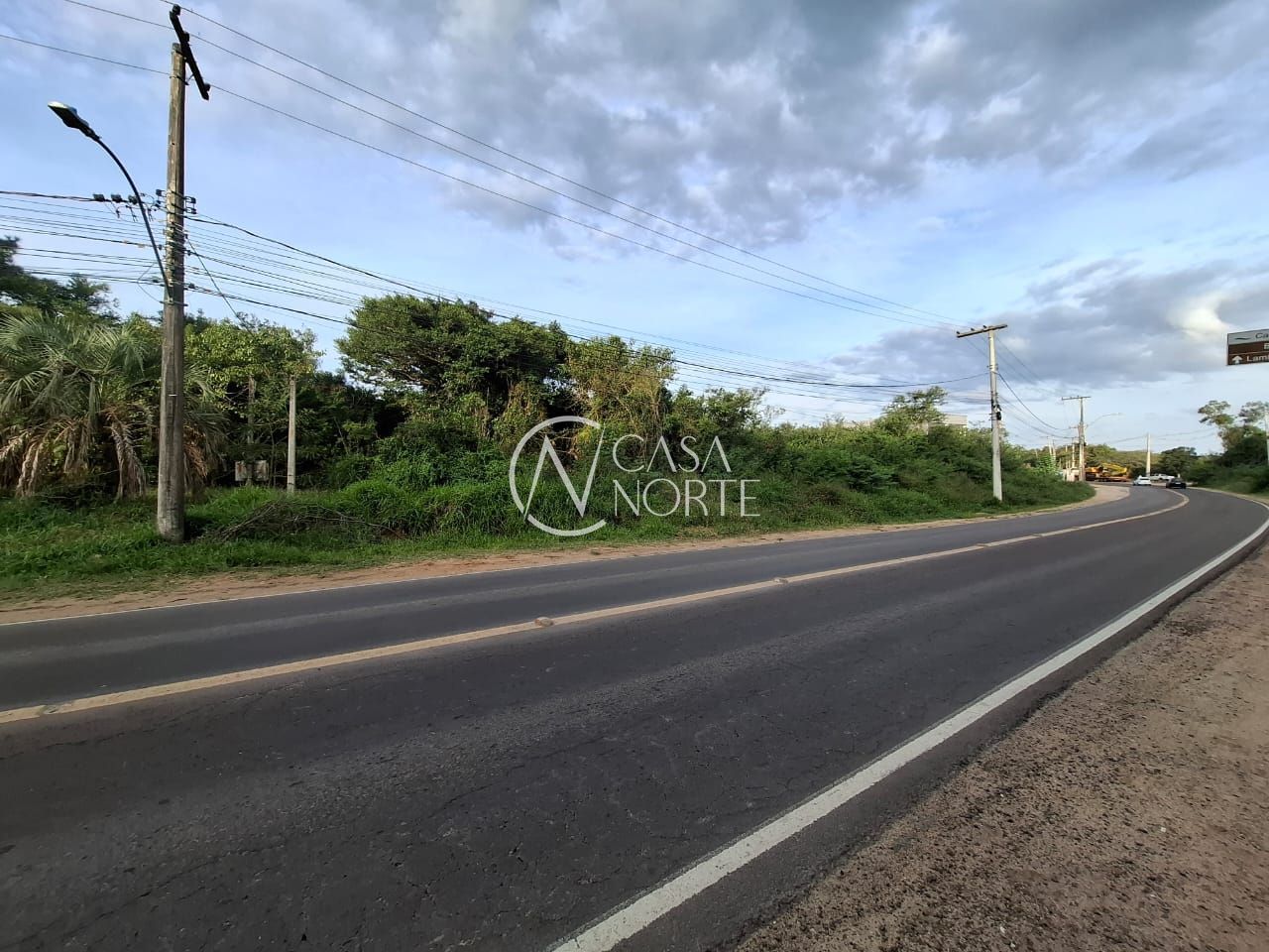 Terreno à venda  com 7982m², Avenida Edgar Pires de Castro no bairro Lageado em Porto Alegre