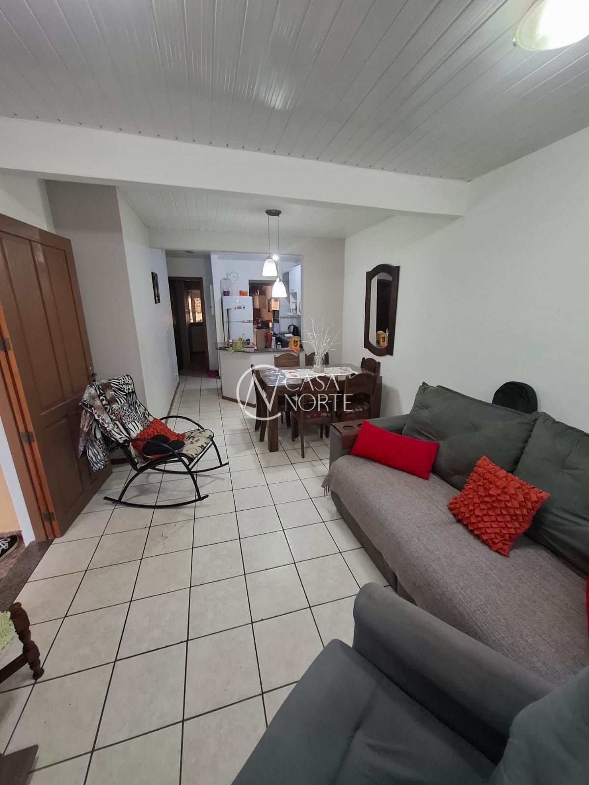 Casa à venda com 3 quartos, 58m², 2 vagas, Rua Darcy de Bastos Germann no bairro Hípica em Porto Alegre