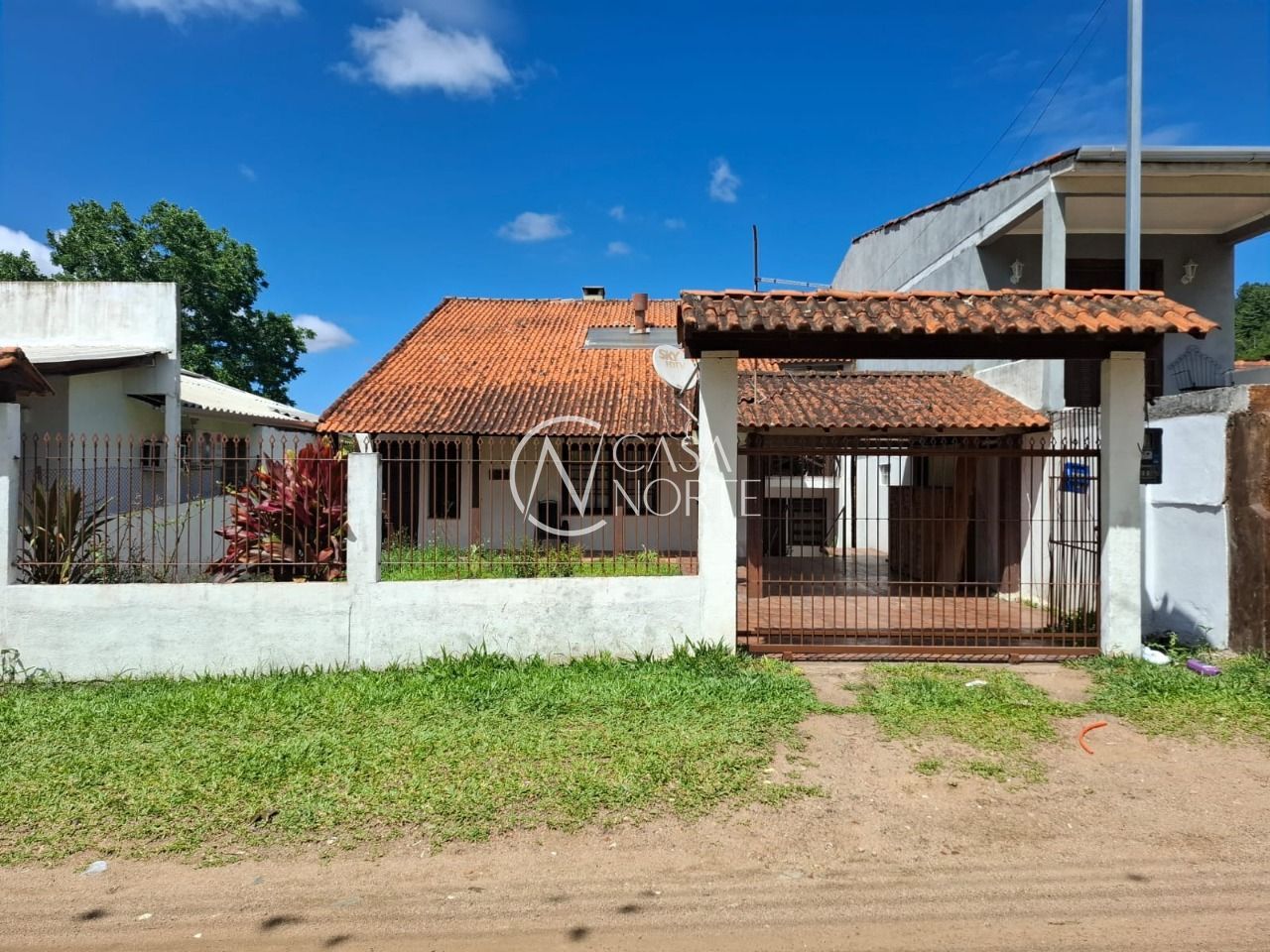 Casa à venda com 4 quartos, 150m², 1 suíte, 2 vagas, Rua Monte Claro no bairro Hípica em Porto Alegre