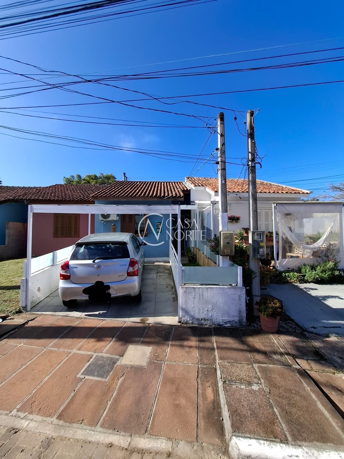 Casa à venda com 1 quarto, 45m², 1 vaga, Rua Jacundá no bairro Guarujá em Porto Alegre