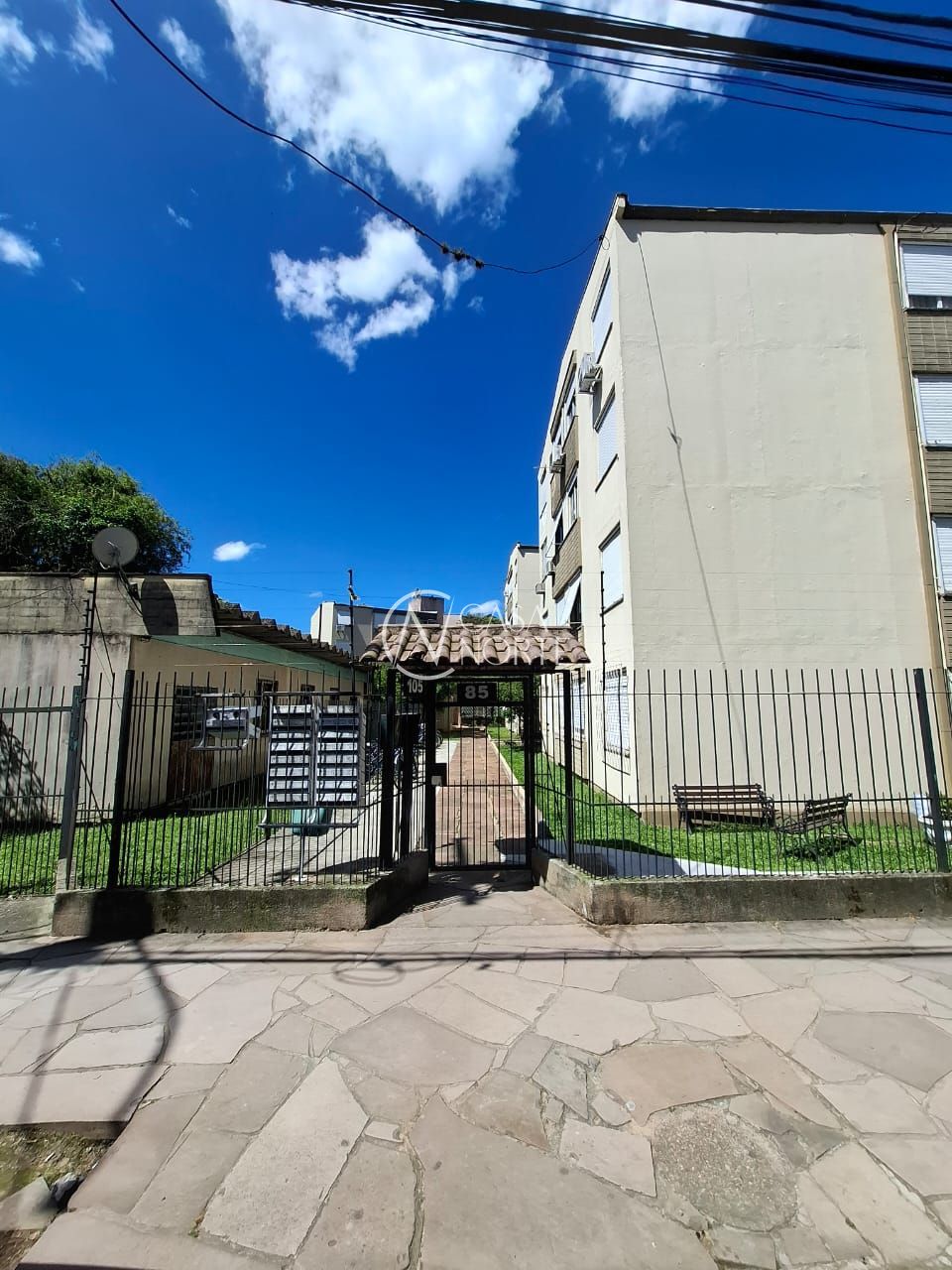 Apartamento à venda com 2 quartos, 46m², 1 vaga, Rua Padre Ângelo Corso no bairro Cavalhada em Porto Alegre