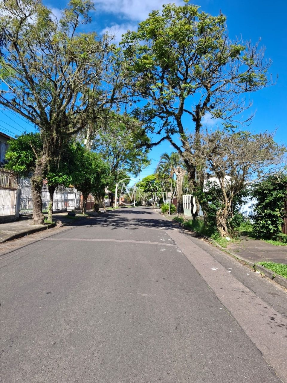 Casa à venda com 3 quartos, 200m², 1 suíte, Rua Hilário Cristo no bairro Aberta dos Morros em Porto Alegre