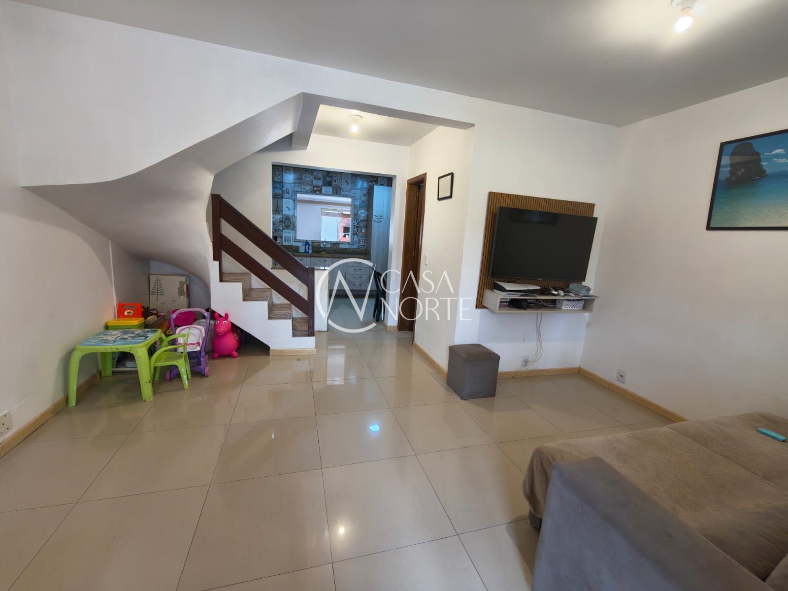 Casa à venda com 4 quartos, 130m², 2 vagas, Rua José Antônio Chaise no bairro Hípica em Porto Alegre