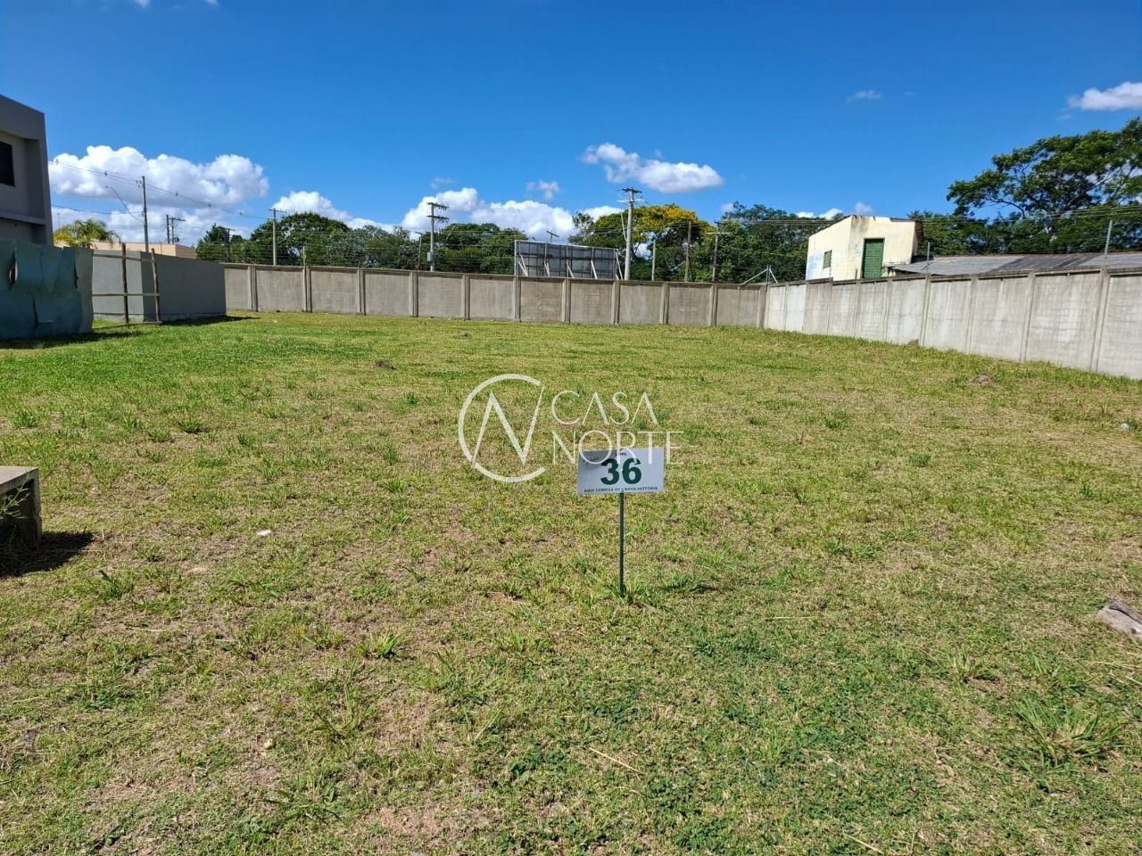 Terreno à venda  com 245m², Avenida Juca Batista no bairro Hípica em Porto Alegre