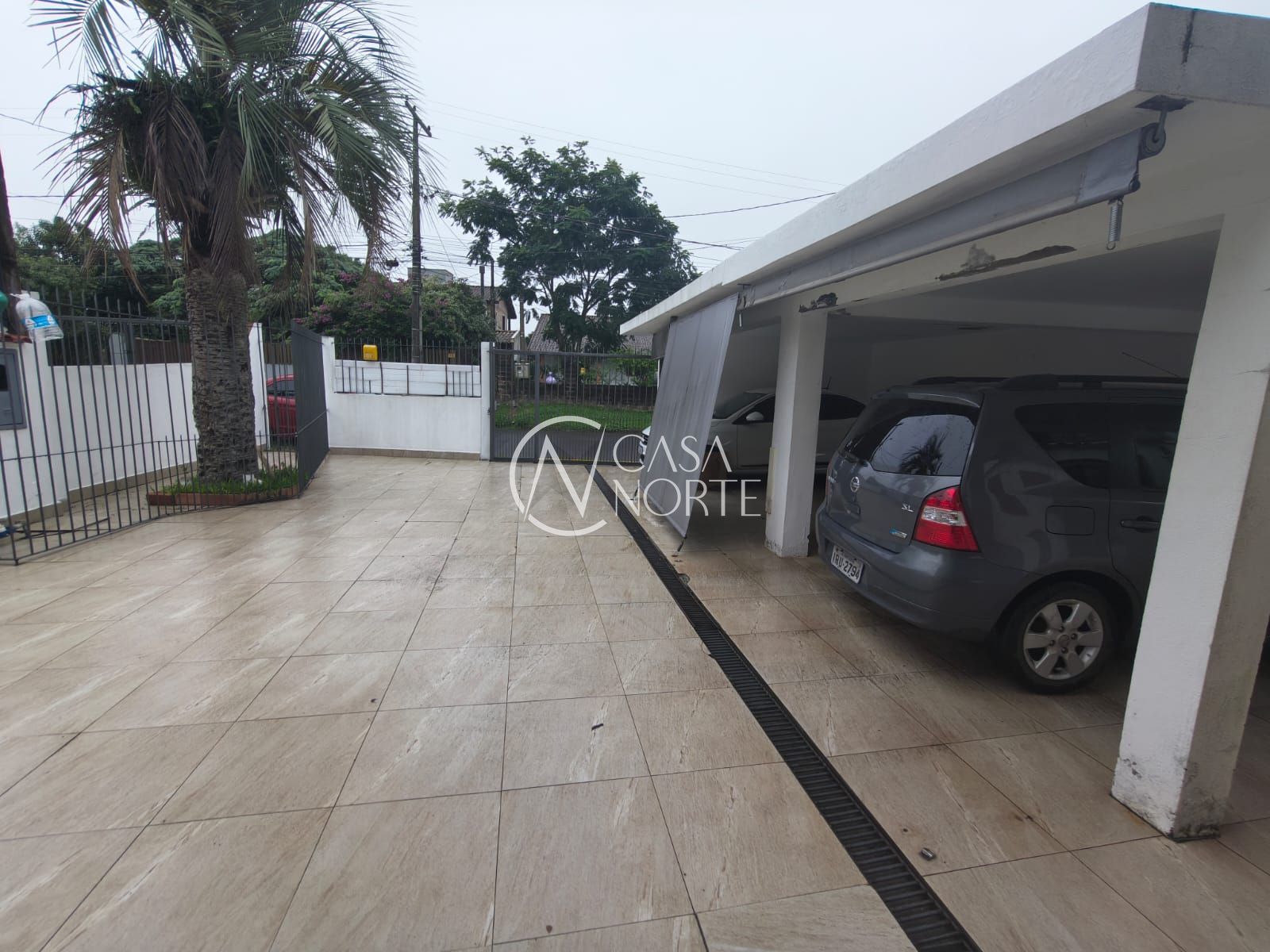 Casa à venda com 2 quartos, 250m², 3 vagas, Rua Agenor Mendes Ouriques no bairro Serraria em Porto Alegre