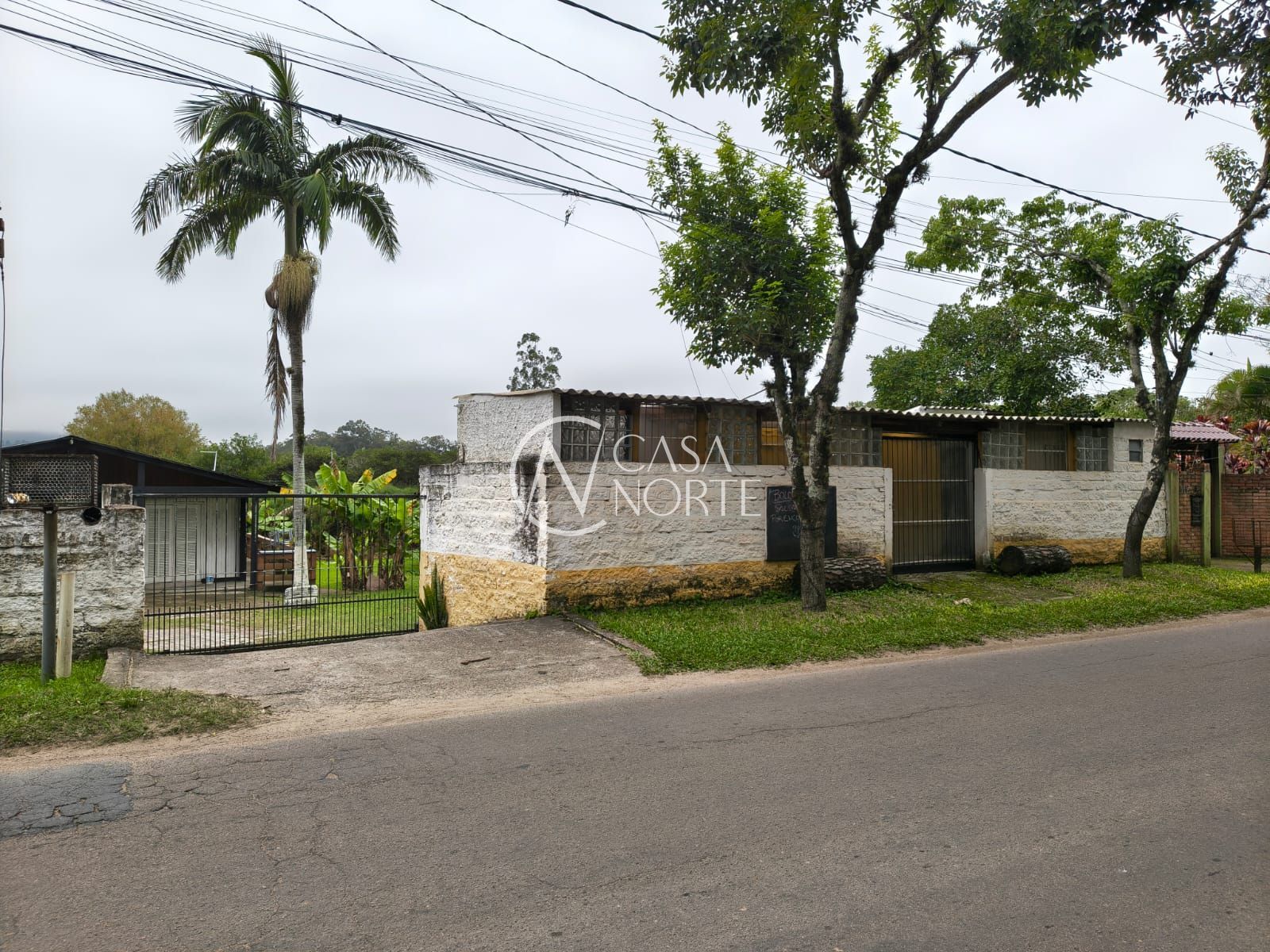Terreno à venda  com 1296m², Estrada Retiro da Ponta Grossa no bairro Ponta Grossa em Porto Alegre