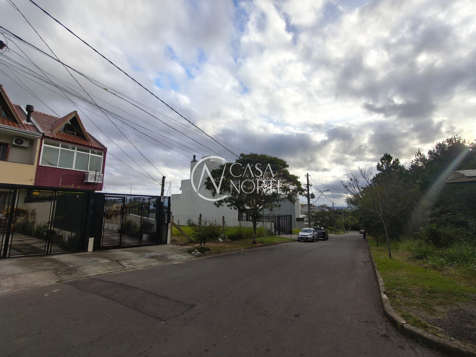 Terreno à venda  com 200m², Rua Doutor Sérgio de Figueiredo no bairro Guarujá em Porto Alegre