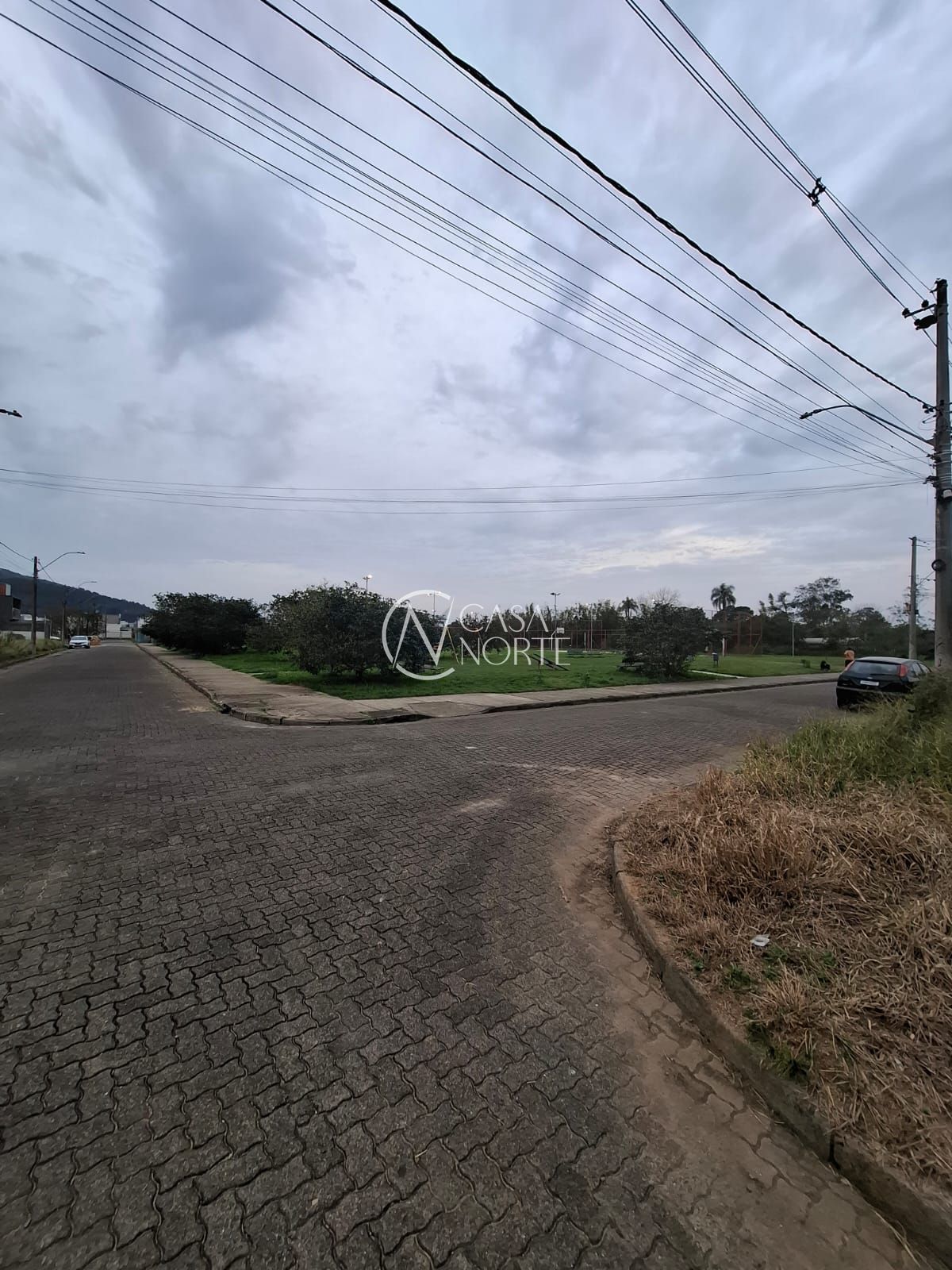 Terreno à venda  com 110m², Rua Jorge Babot Miranda no bairro Aberta dos Morros em Porto Alegre