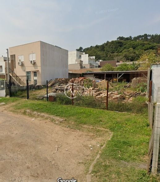Terreno à venda  com 211m², Rua Julieta Abbud no bairro Guarujá em Porto Alegre