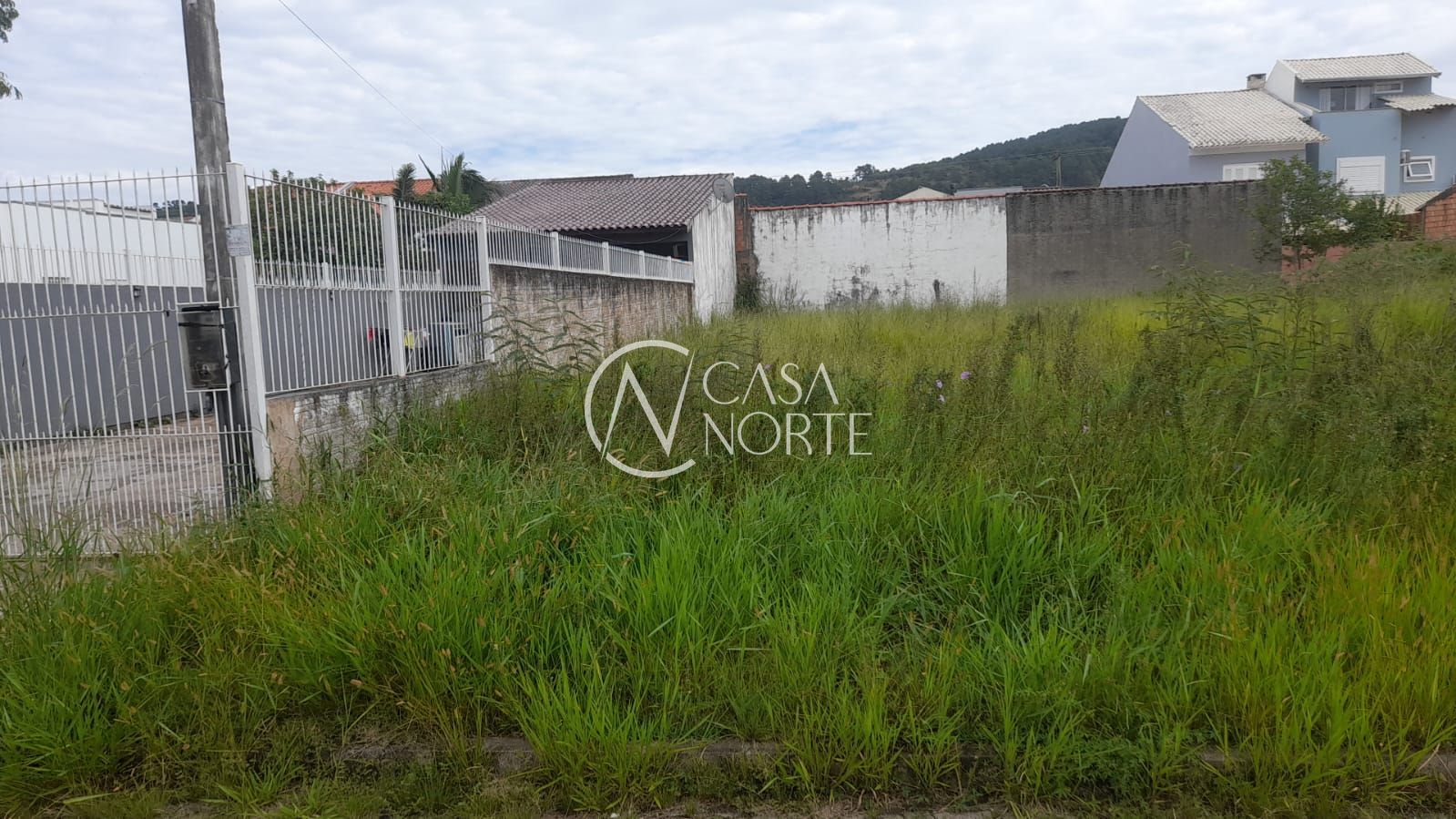 Terreno à venda  com 149m², Rua Jorge Babot Miranda no bairro Aberta dos Morros em Porto Alegre