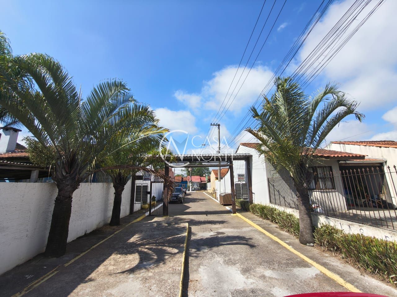 Casa à venda com 3 quartos, 109m², 2 vagas, Rua Capitão Pedroso no bairro Restinga em Porto Alegre