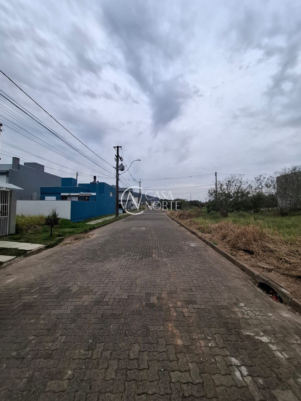 Terreno à venda  com 110m², Rua Jorge Babot Miranda no bairro Aberta dos Morros em Porto Alegre