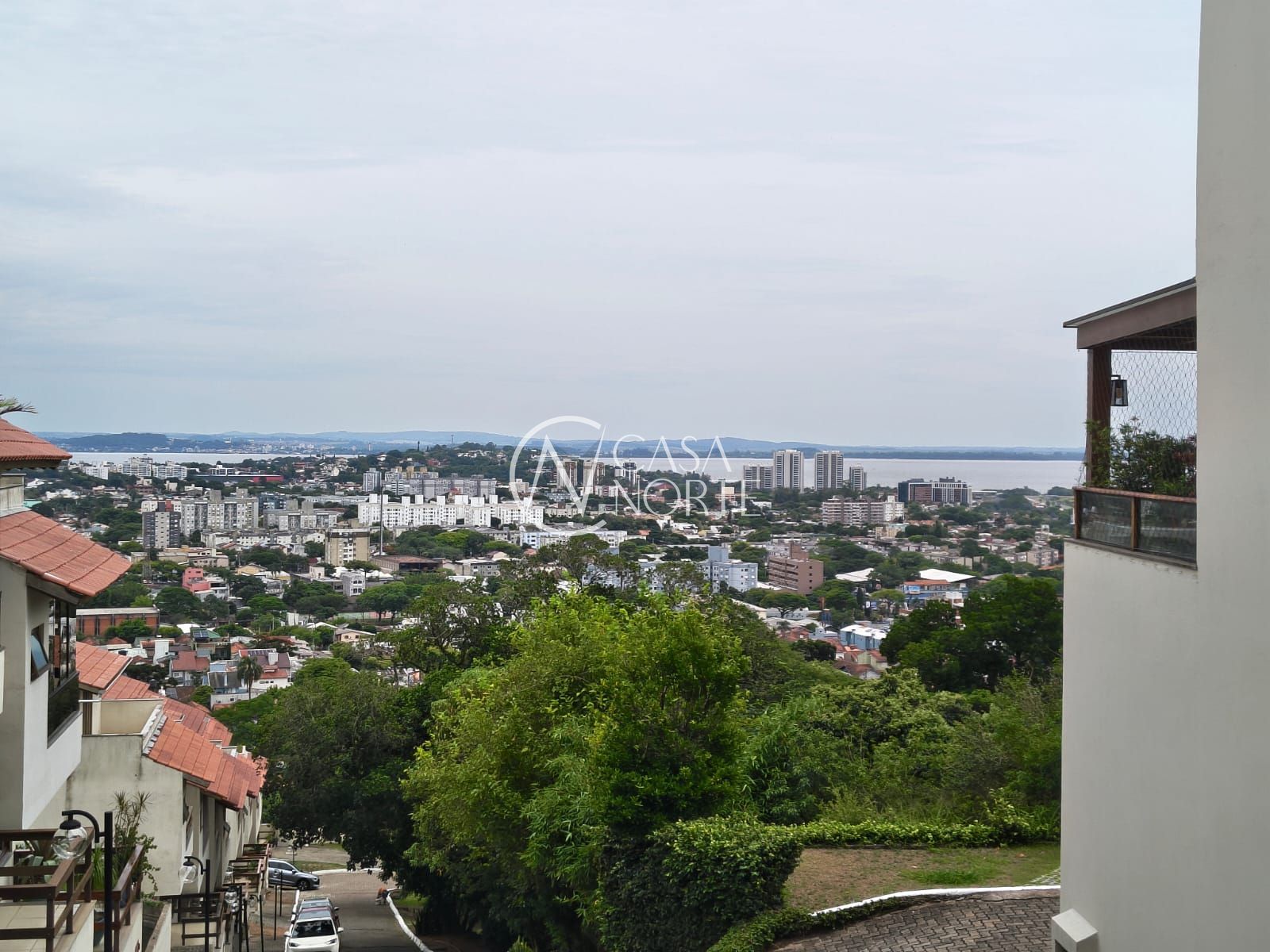 Terreno à venda  com 105m², Rua Alcebíades Antônio dos Santos no bairro Nonoai em Porto Alegre