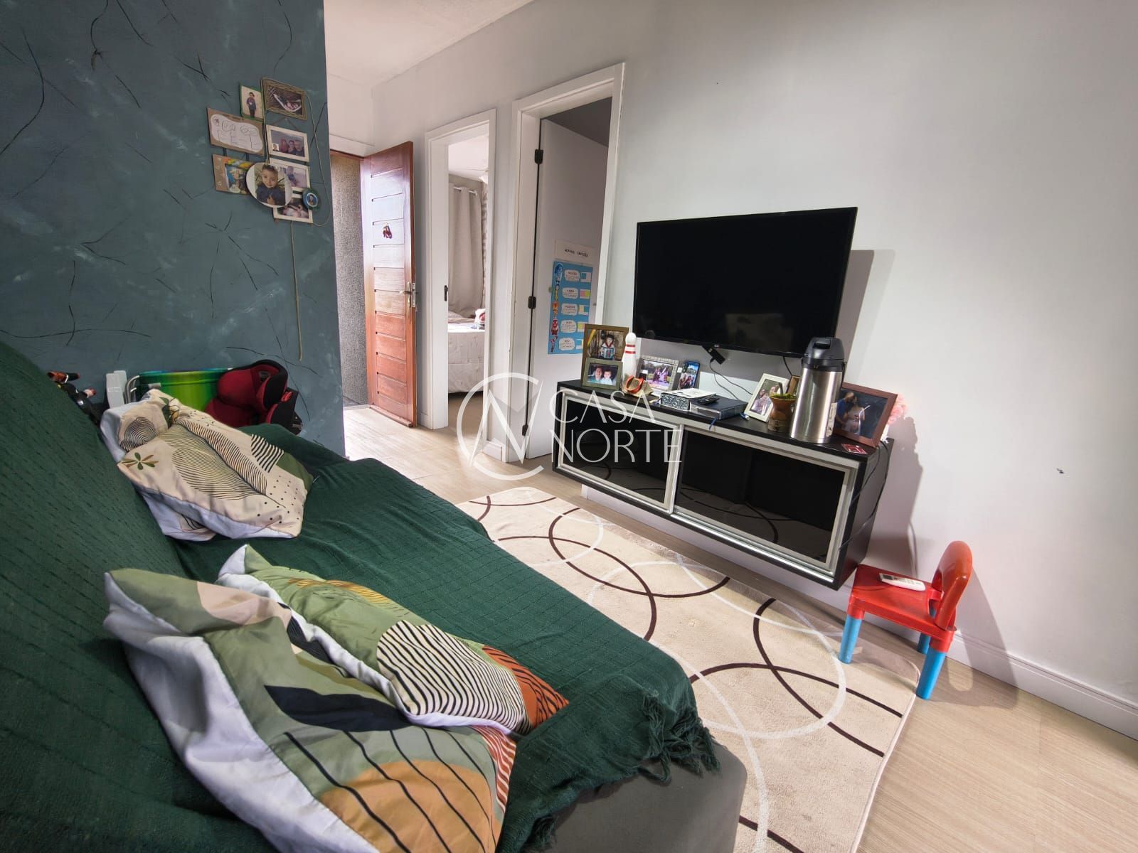 Casa à venda com 2 quartos, 41m², 2 vagas, Rua Solon Vieira Marques no bairro Restinga em Porto Alegre