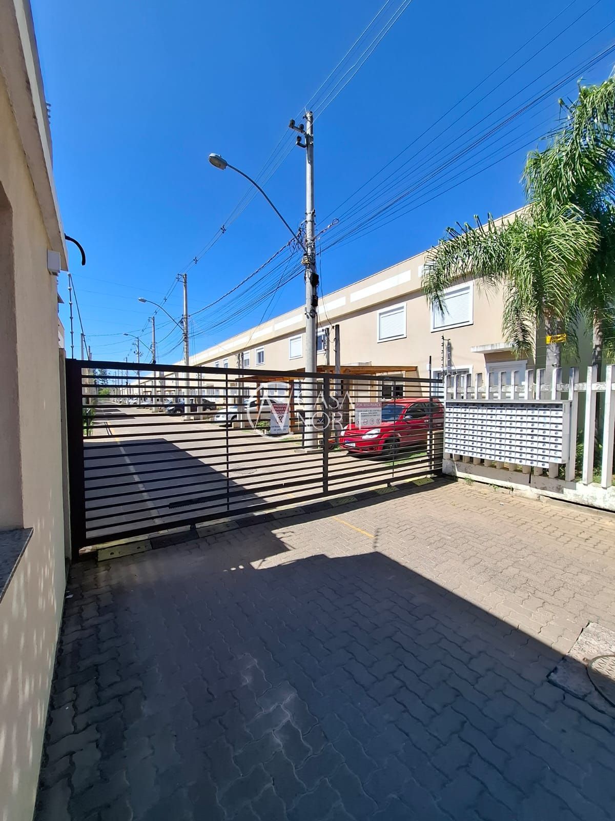 Sobrado à venda com 2 quartos, 55m², 1 vaga, Rua das Espatódeas no bairro Ponta Grossa em Porto Alegre