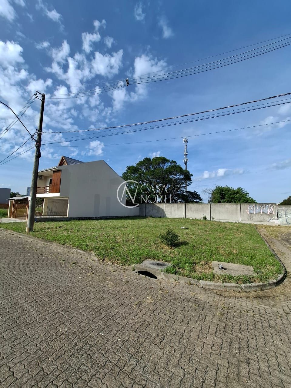 Terreno à venda  com 122m², Rua Francisco Mattos Terres no bairro Cavalhada em Porto Alegre