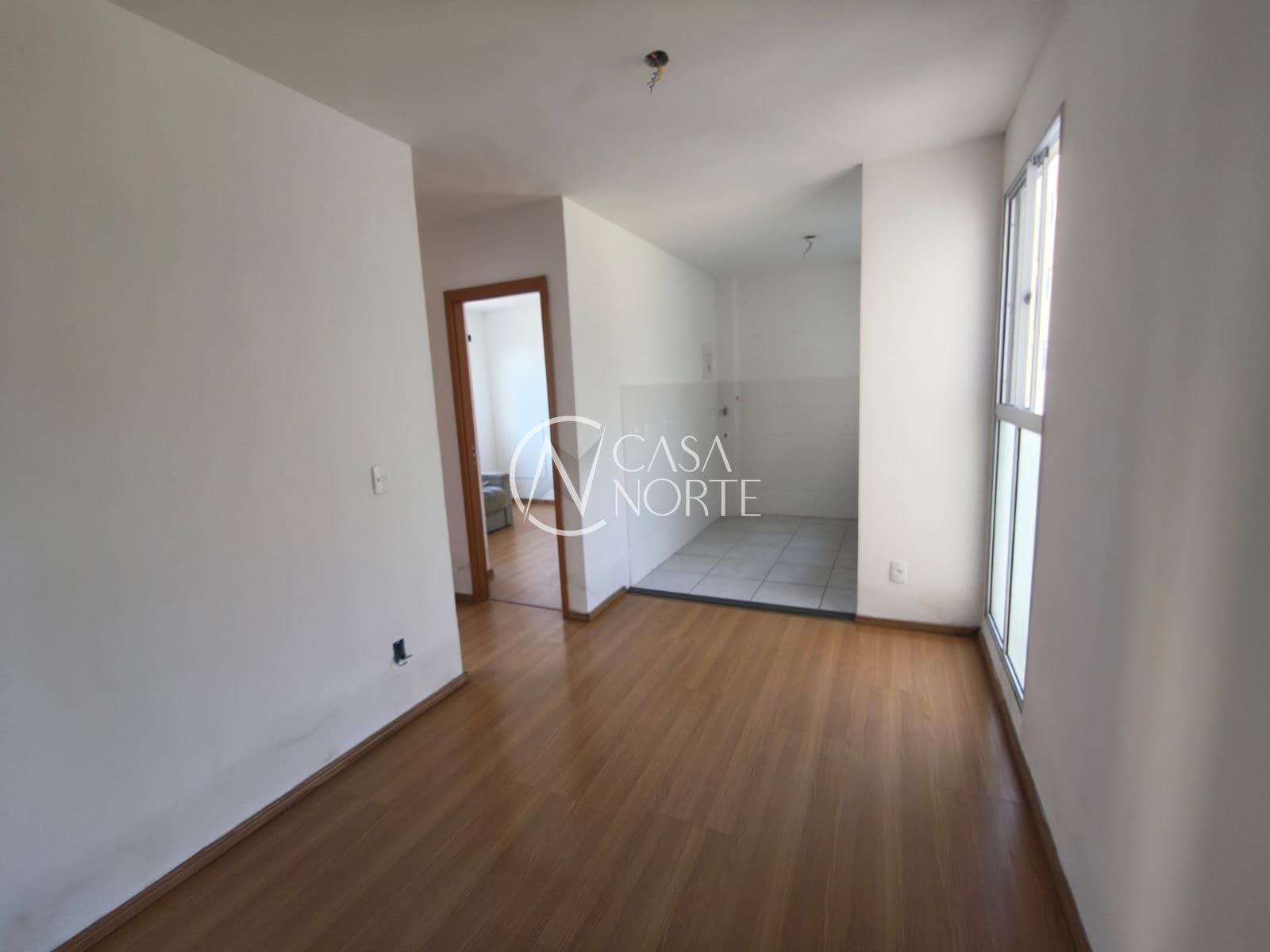 Apartamento à venda com 2 quartos, 40m², 1 vaga, Rua Sete Mil e Oito no bairro Restinga em Porto Alegre