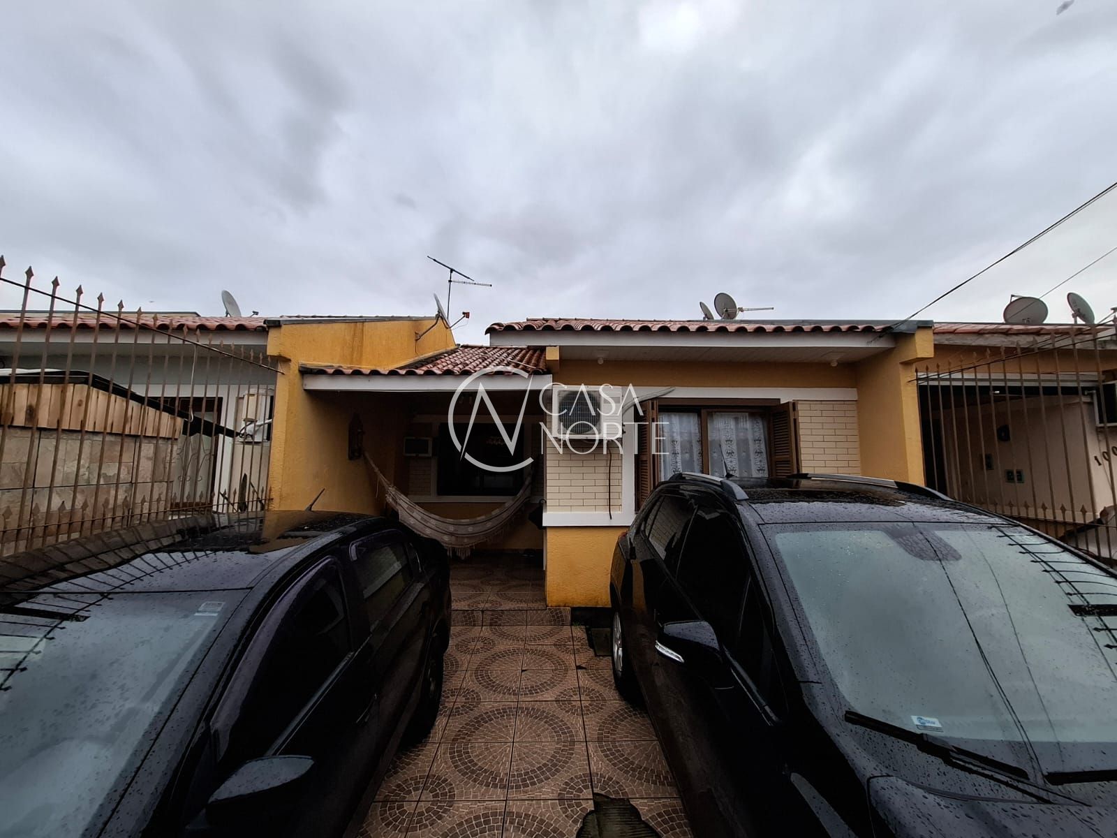 Casa à venda com 3 quartos, 58m², 2 vagas, Rua Darcy de Bastos Germann no bairro Hípica em Porto Alegre