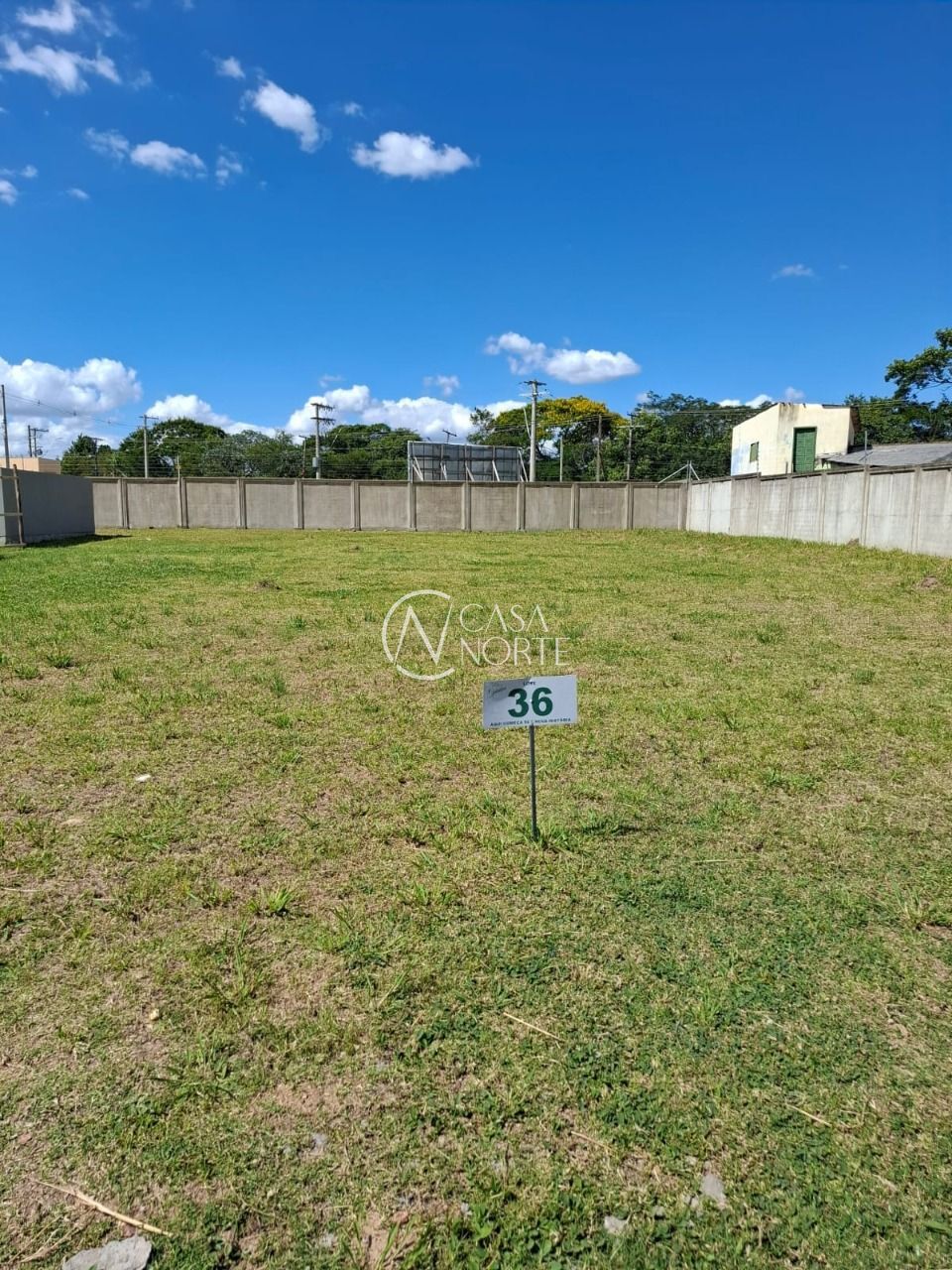 Terreno à venda  com 245m², Avenida Juca Batista no bairro Hípica em Porto Alegre