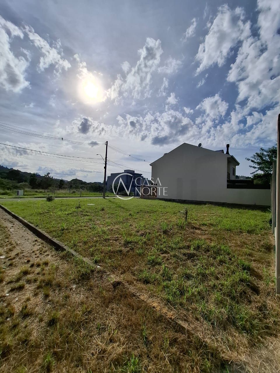 Terreno à venda  com 122m², Rua Francisco Mattos Terres no bairro Cavalhada em Porto Alegre
