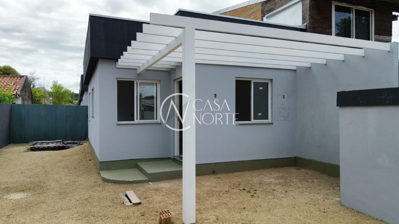 Casa à venda com 2 quartos, 70m², 1 vaga, Rua Jorge Mello Guimarães no bairro Belém Novo em Porto Alegre