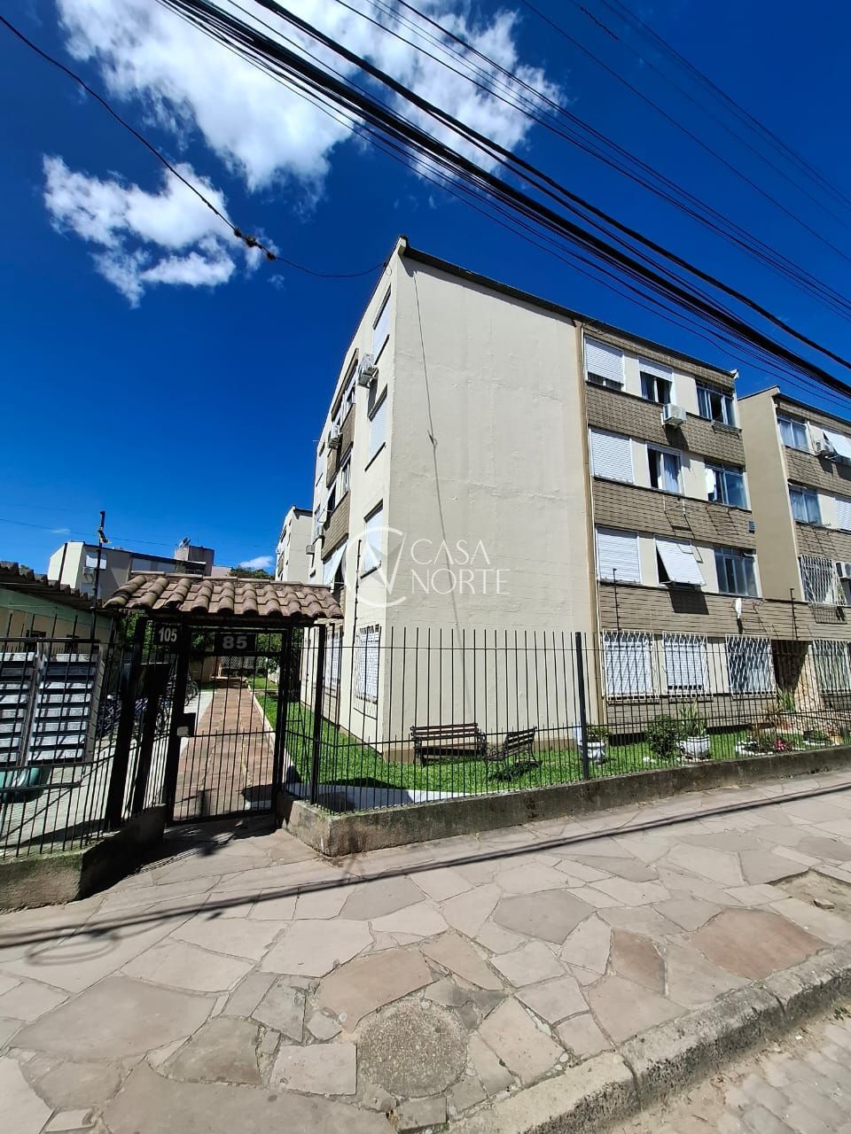 Apartamento à venda com 2 quartos, 46m², 1 vaga, Rua Padre Ângelo Corso no bairro Cavalhada em Porto Alegre