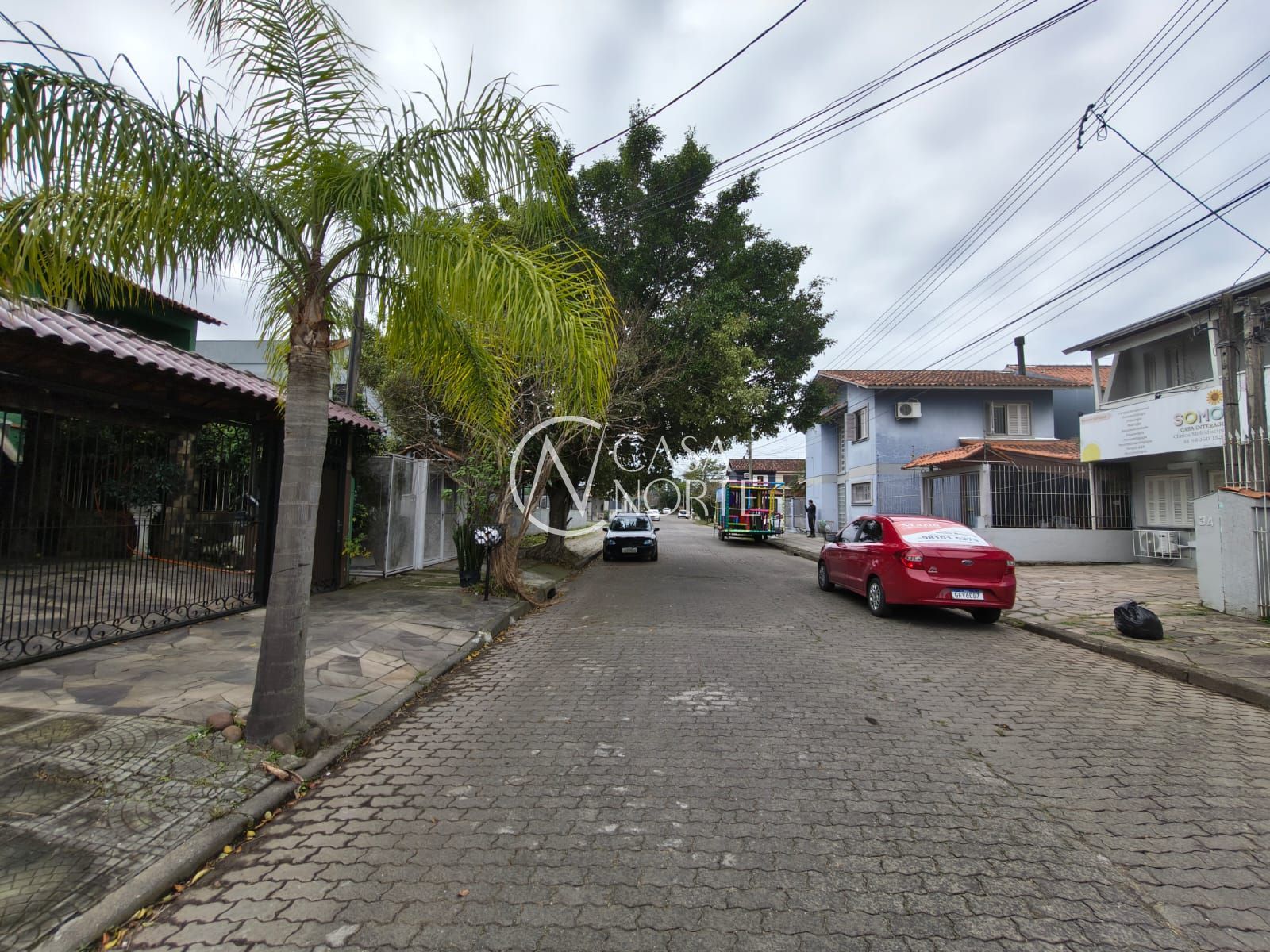 Casa à venda com 4 quartos, 130m², 2 vagas, Rua José Antônio Chaise no bairro Hípica em Porto Alegre