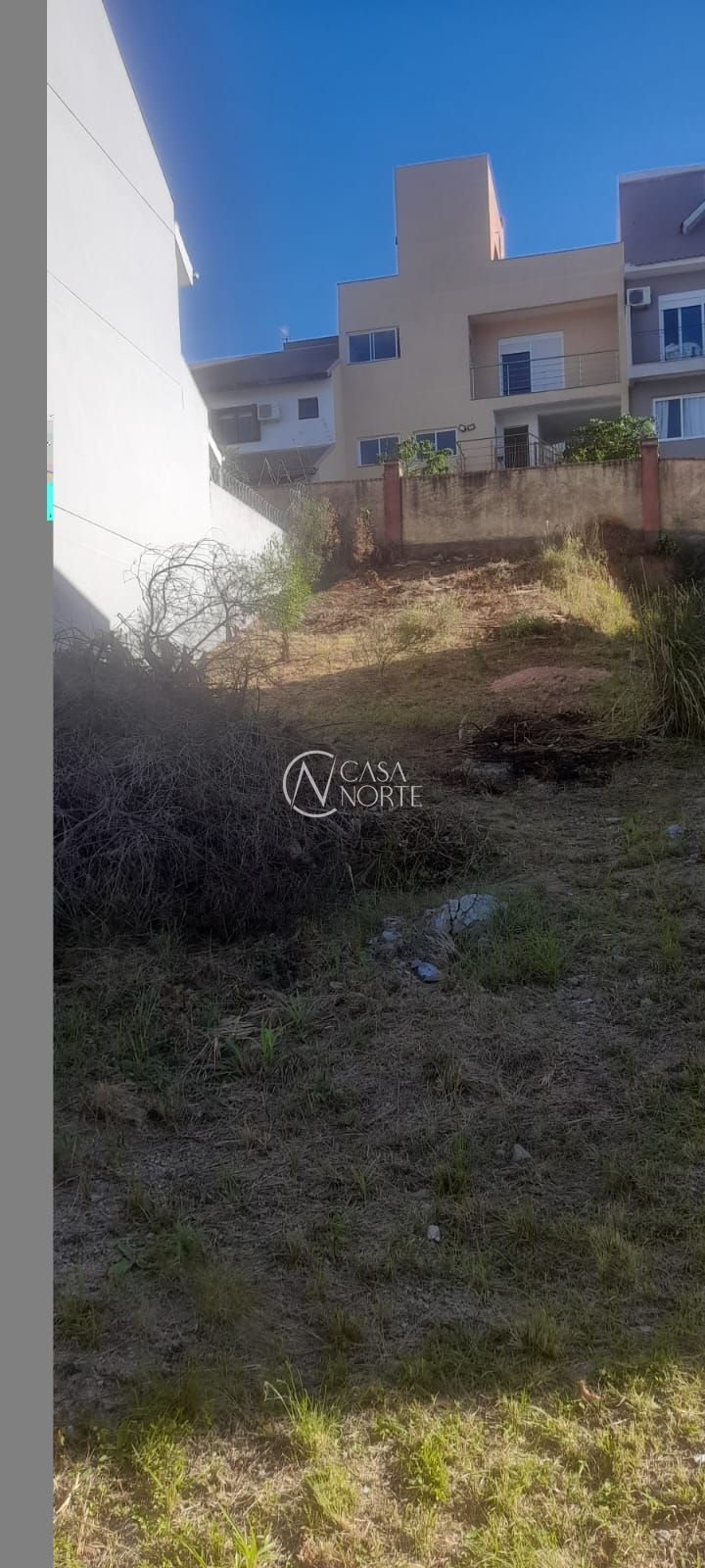 Terreno à venda  com 252m², Avenida Juca Batista no bairro Cavalhada em Porto Alegre